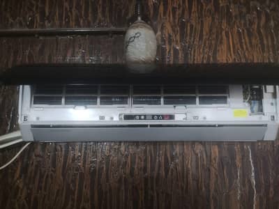 1 Ton Ac inverter Gree for sale 03457828294 wtsup