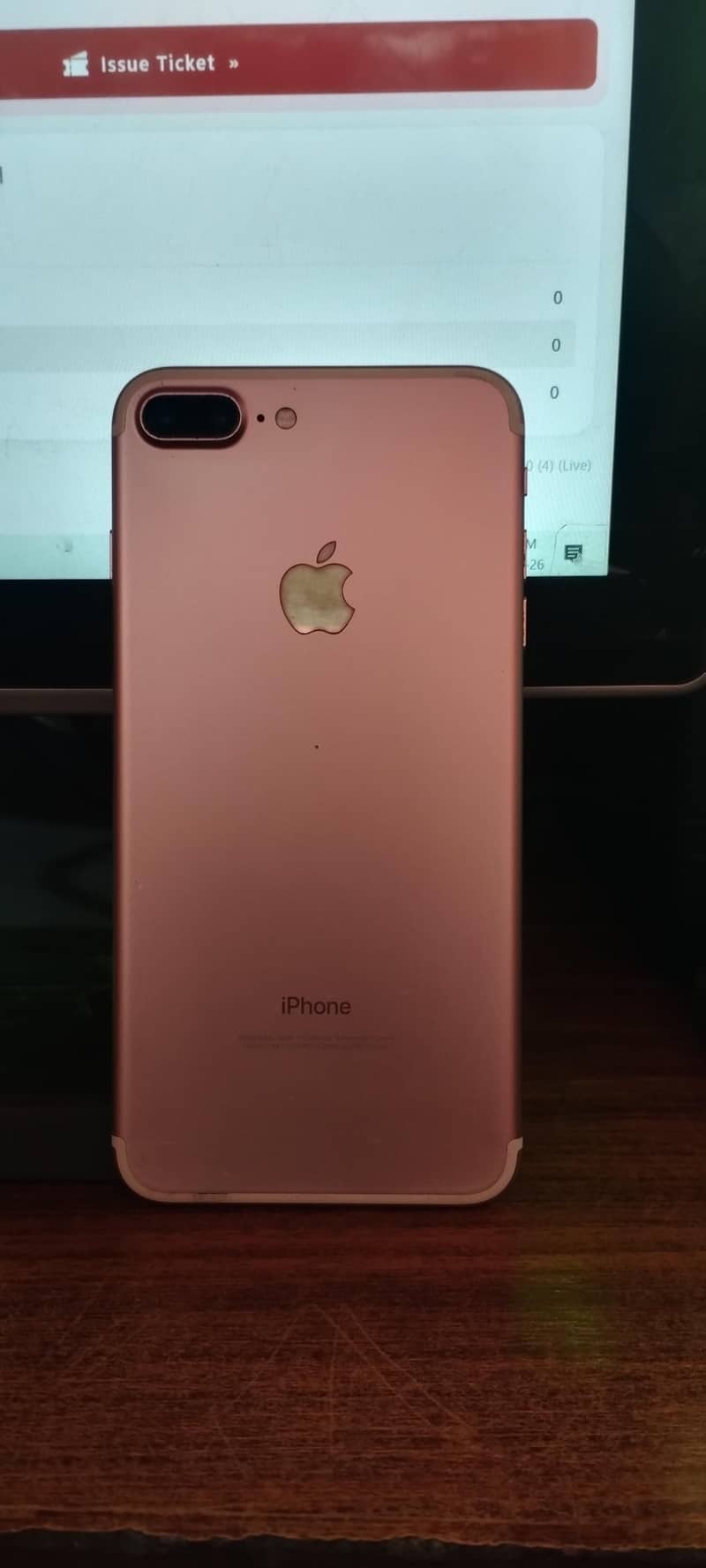 Apple iPhone 7 Plus 1
