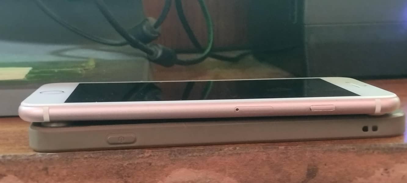 Apple iPhone 7 Plus 2