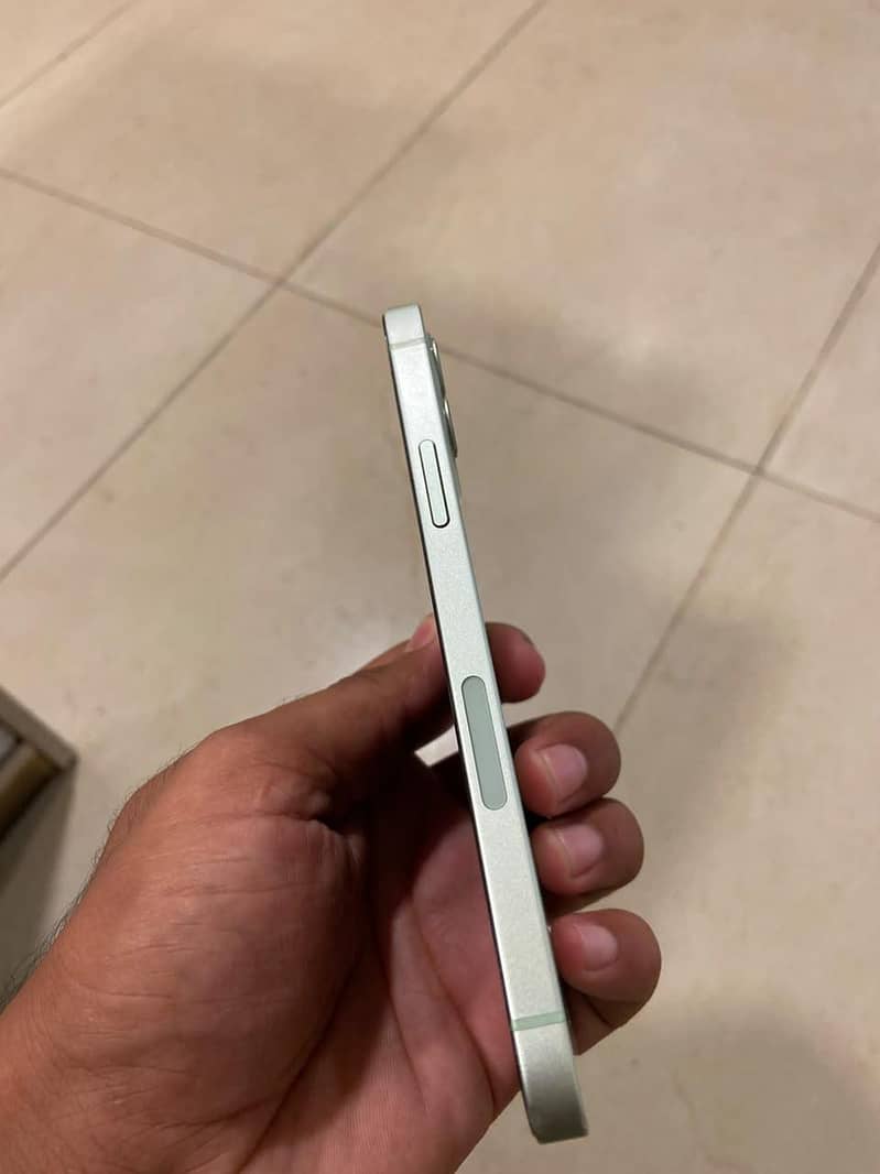 Apple iPhone 12 1