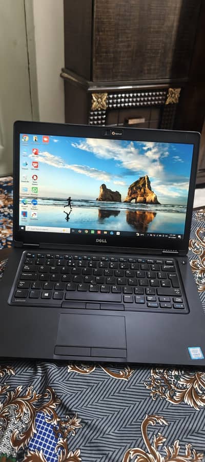 dell laptop 8/256gb core i5/ 7th generation