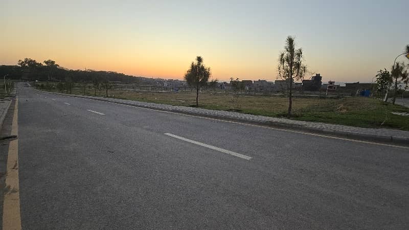 7 Marla Developed Plot, Heighted Location. 3
