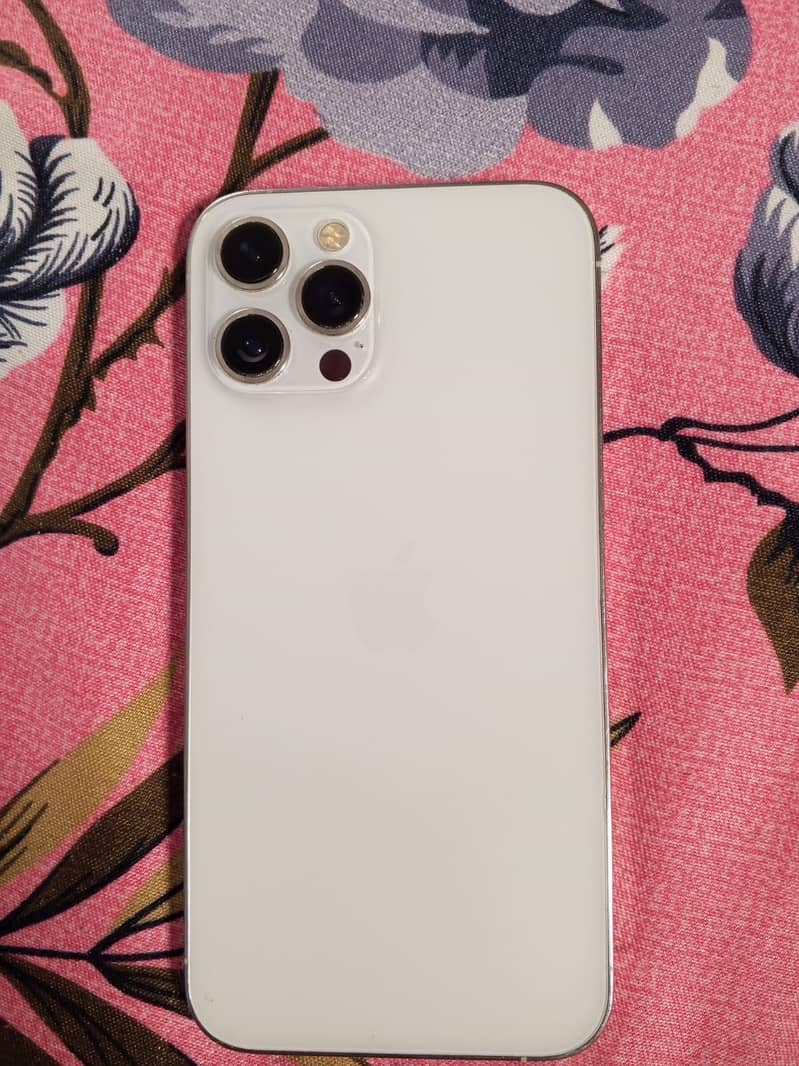 Apple iPhone 12 Pro Max 4