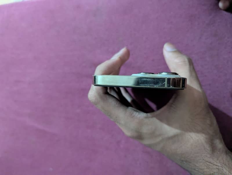 Apple iPhone 13 Pro 4