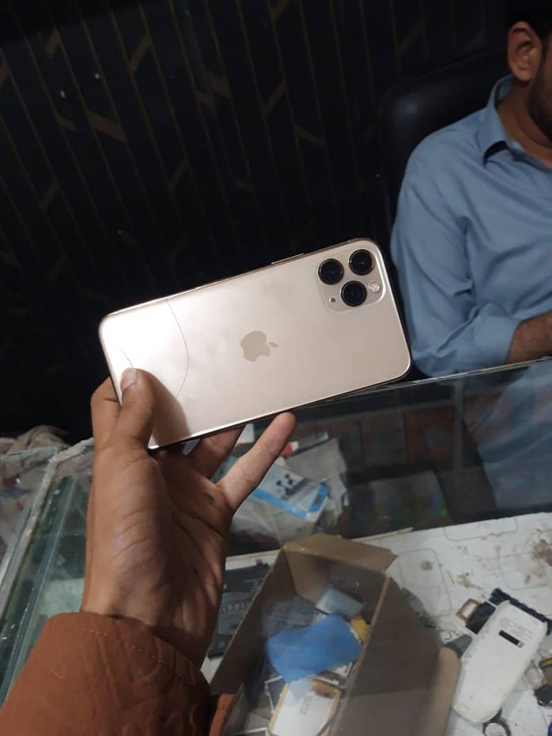 Apple iPhone 11 Pro 2