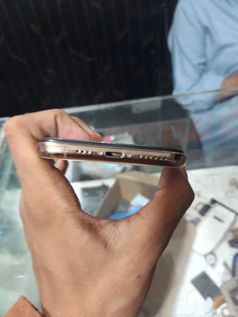 Apple iPhone 11 Pro 3
