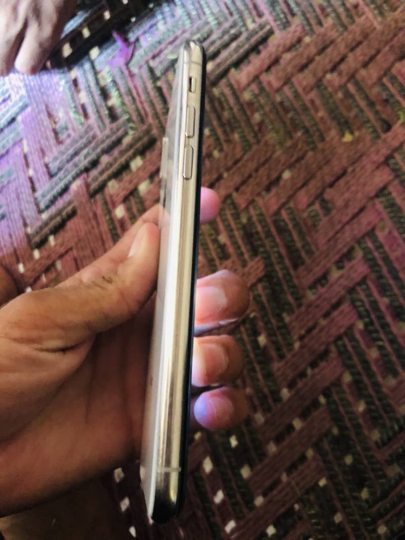 Apple iPhone X 2