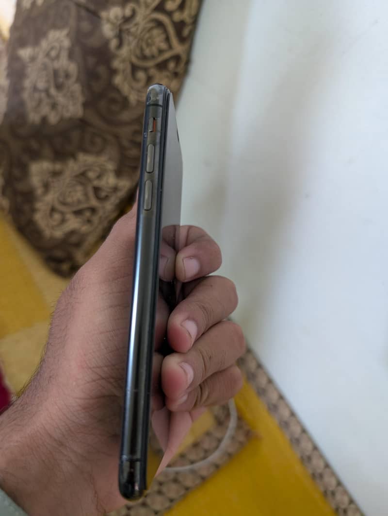 iphone xs 4