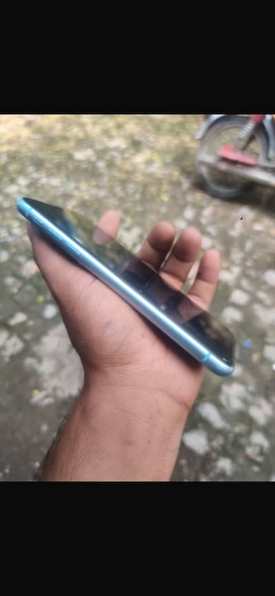 Apple iPhone XR 64 GB betery 80 health Face ID on truton on Exchang