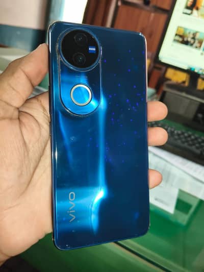 Vivo V50