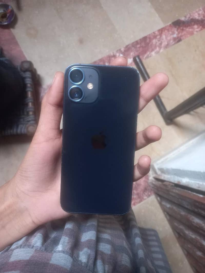 Apple iPhone 12 mini 3