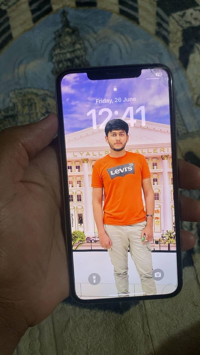 Apple iPhone 11 Pro Max 1
