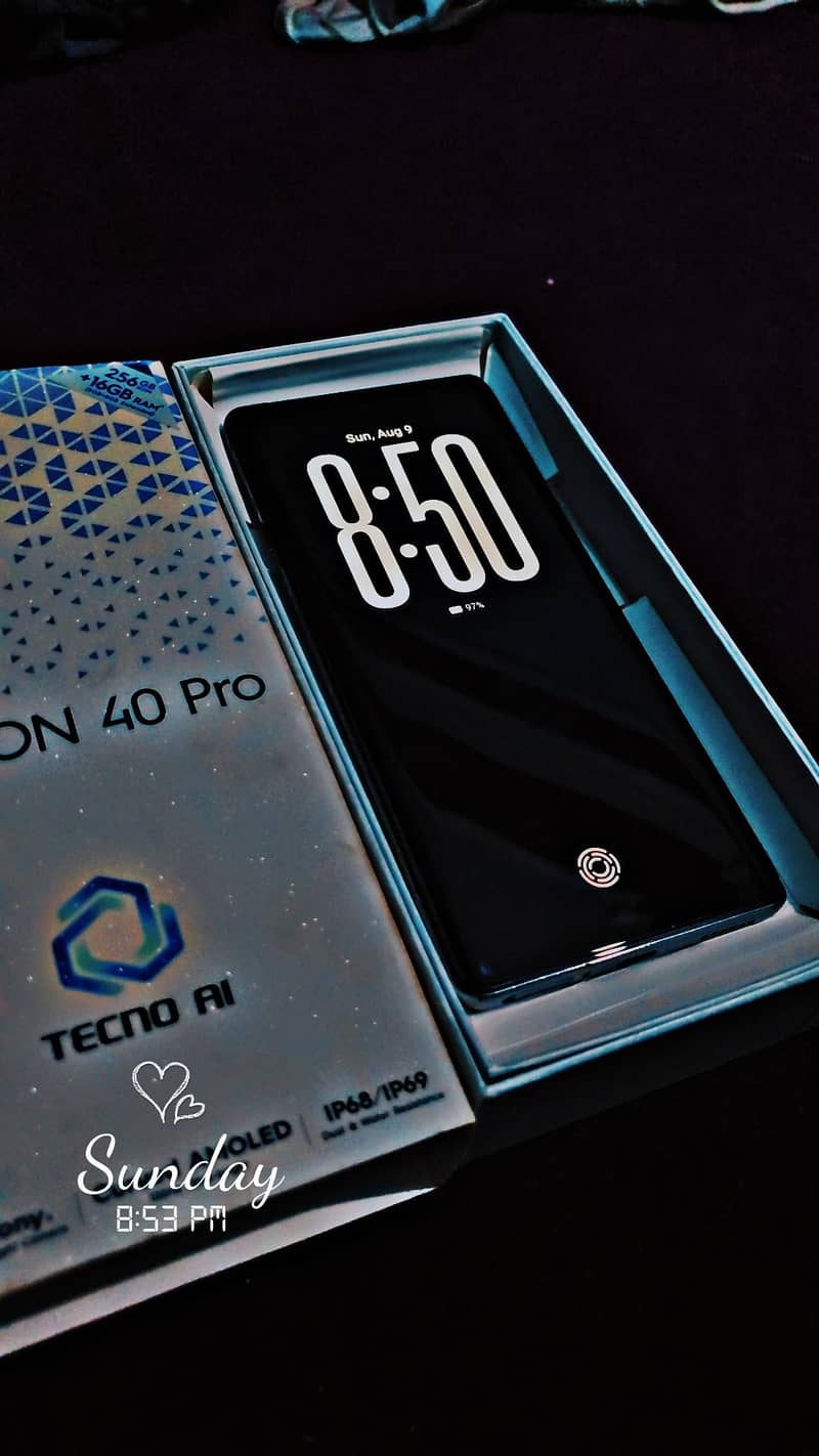 Tecno CAMON 40 Pro 0