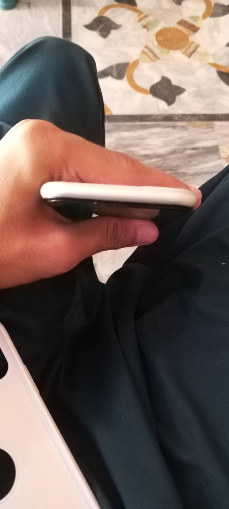 Apple iPhone 11 4