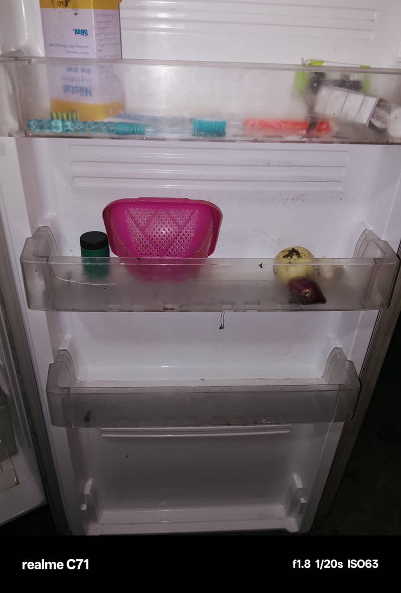 Refrigerator 0