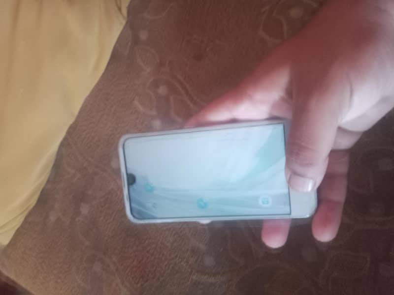 Sharp Aquos Sense 2