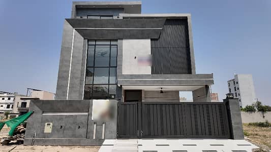 Prime Location 10 Marla House In Etihad Town Phase 1 - Block D Is Available