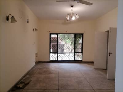 Prime Location 10 Marla Flat Is Available In Askari 5