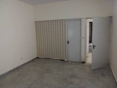 Prime Location 10 Marla Flat Is Available In Affordable Price In Askari 5