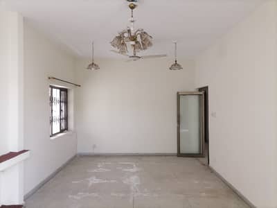 Prime Location Flat Sized 10 Marla In Askari 5