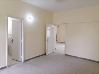 Prime Location 10 Marla Flat In Askari 5 For sale