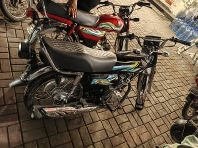 Honda CG 125 2026/1800 KM Drive