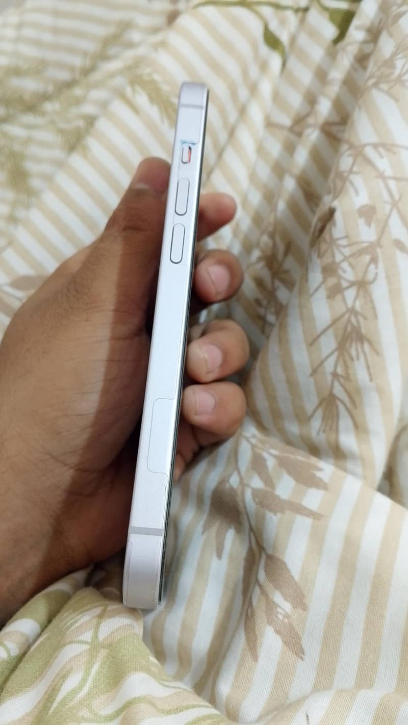Apple iPhone 14 5