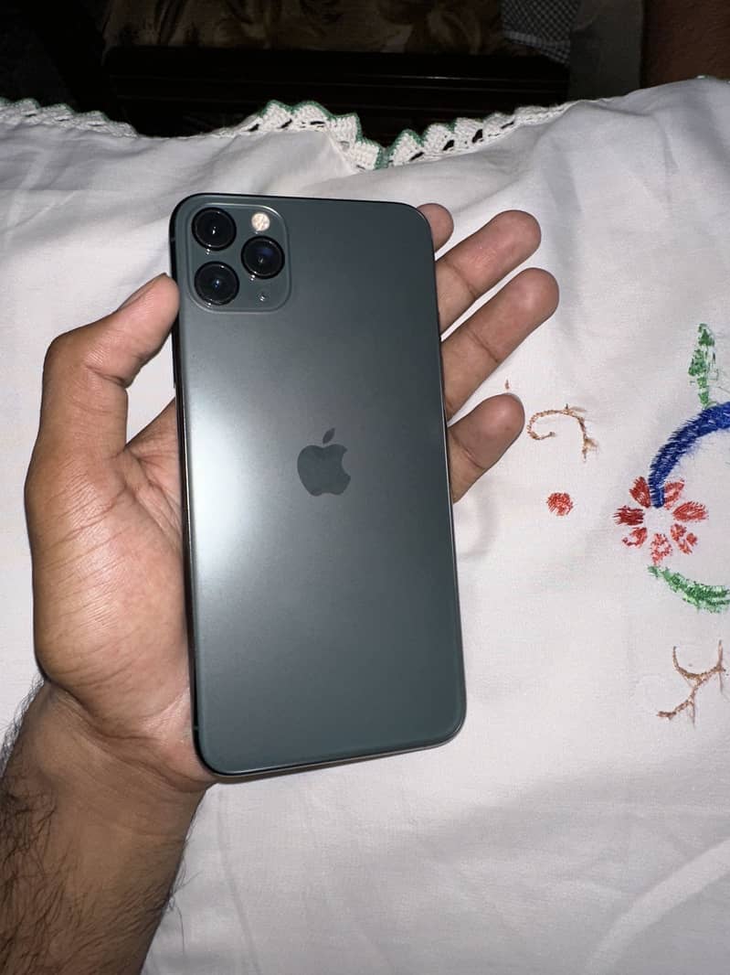 Apple iPhone 11 Pro Max 2
