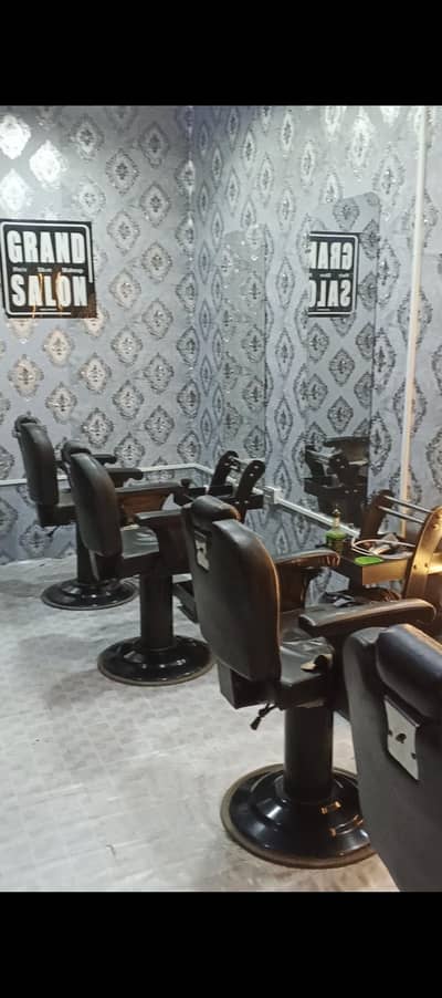 salon for sale bna bnaya setup sale krna hai working hai kaam ok