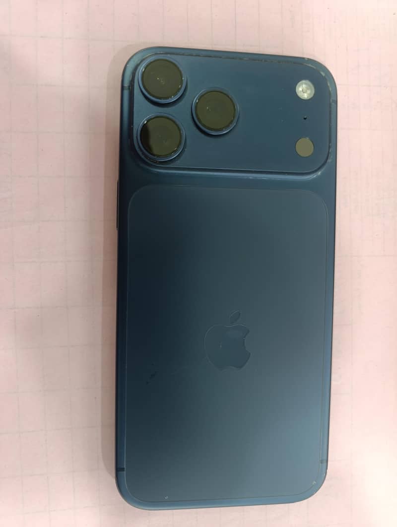 Apple iPhone 17 Pro Max 5