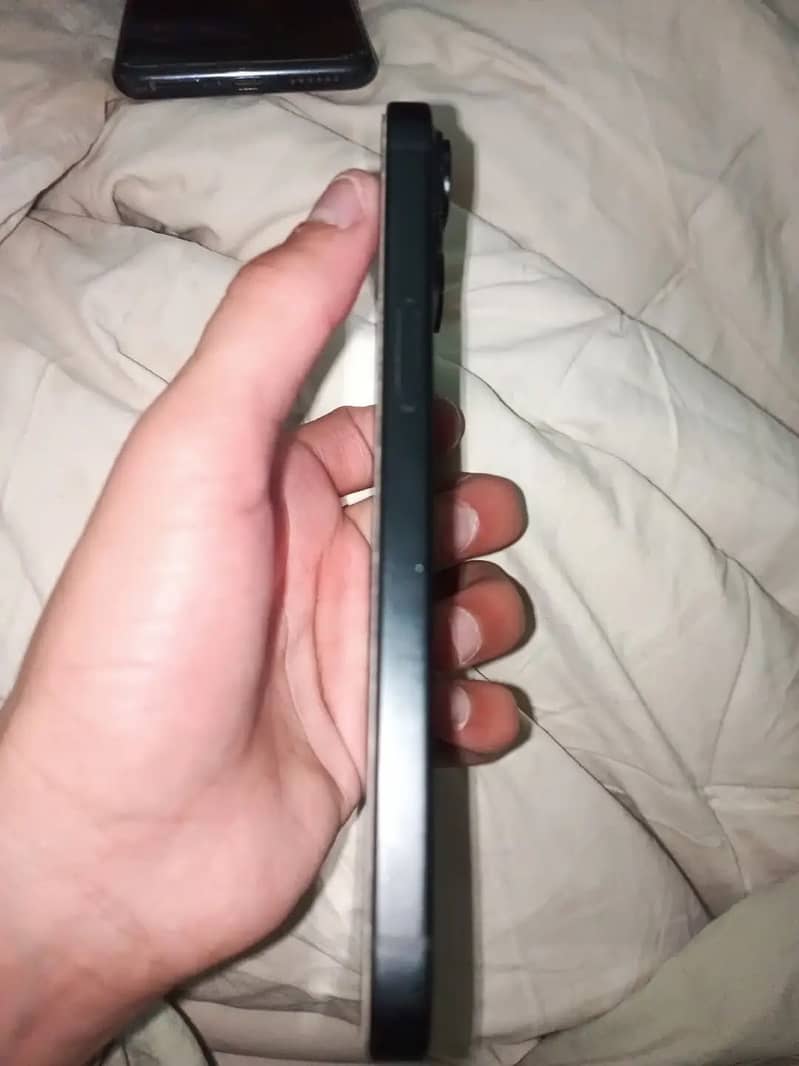 Apple iPhone 15 2
