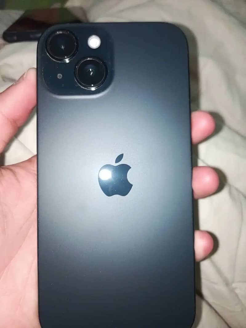 Apple iPhone 15 4
