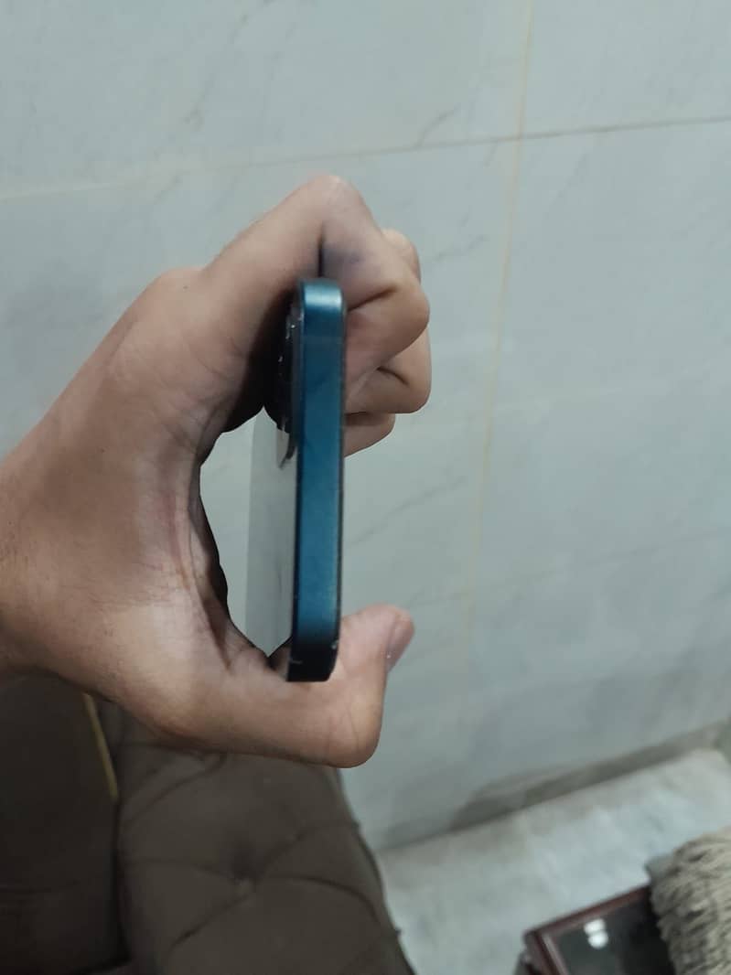 Apple iPhone 12 2