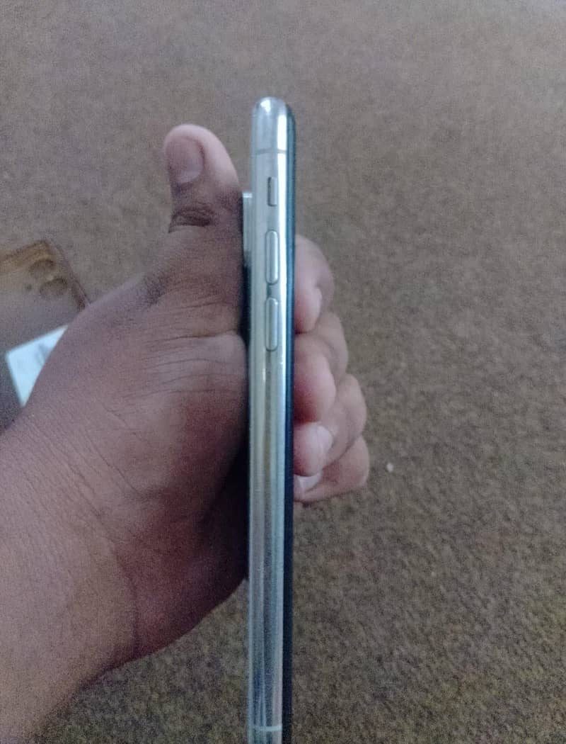 Apple iPhone X 6