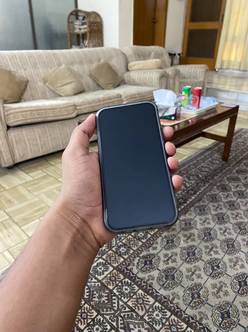 Apple iPhone 13 4