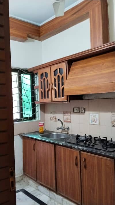 G-11 Size 4 Marla Upper Floor Portion For Rent