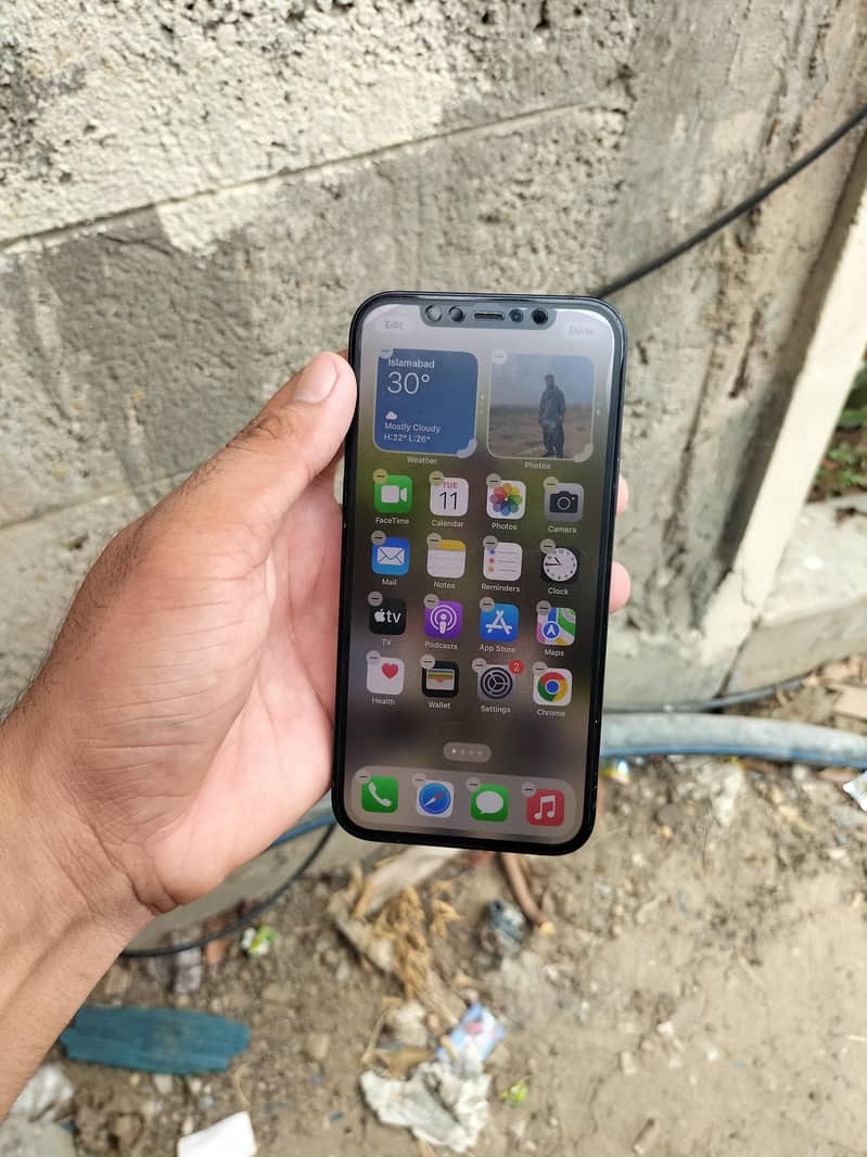 Apple iPhone 12 1