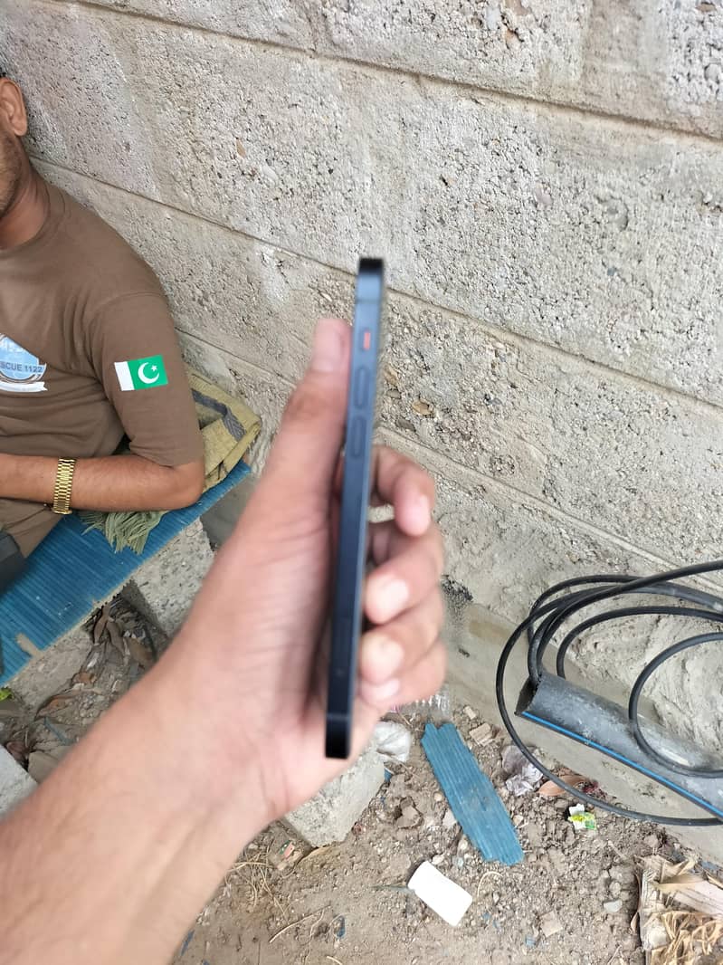 Apple iPhone 12 5