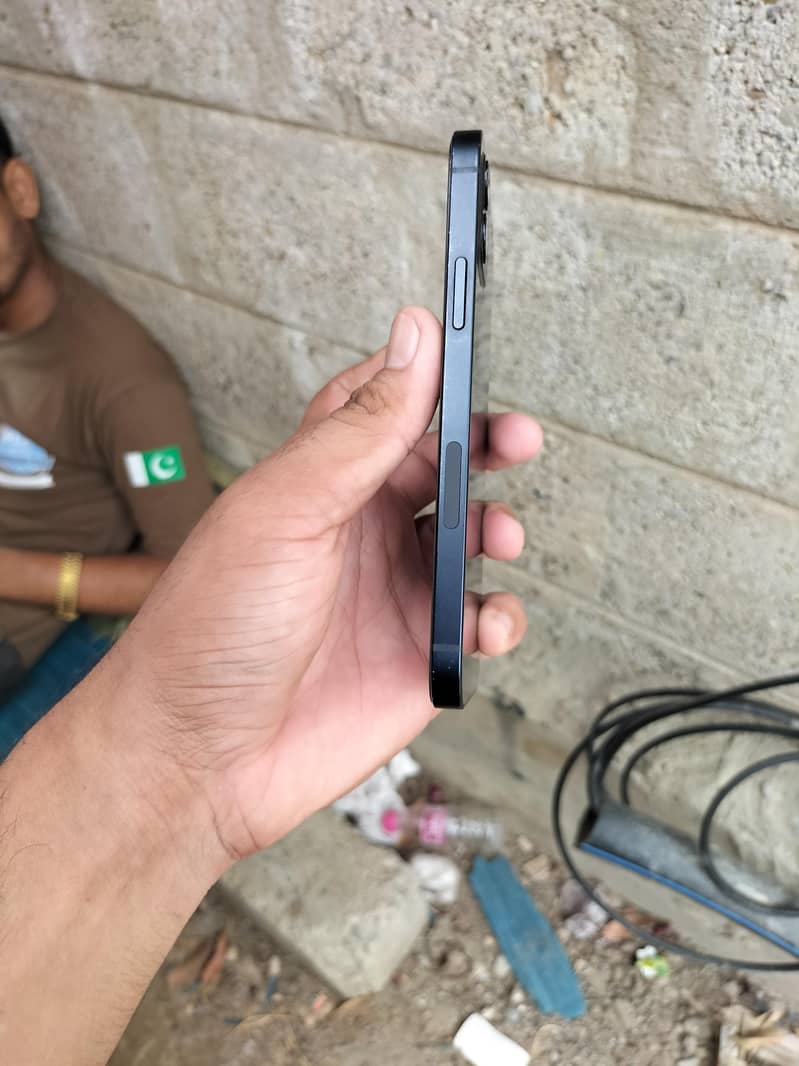 Apple iPhone 12 8