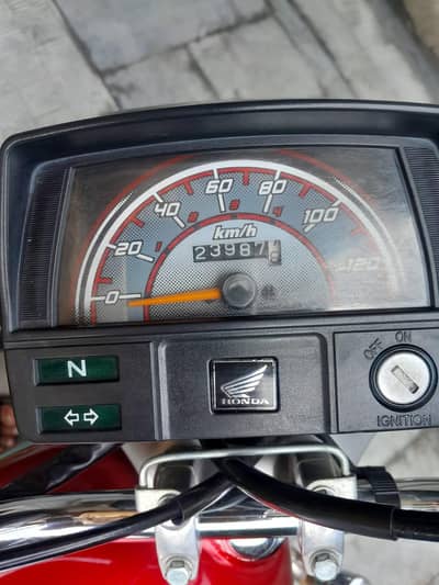 10 by 9 cundition 70cc Honda bilkul ok ha