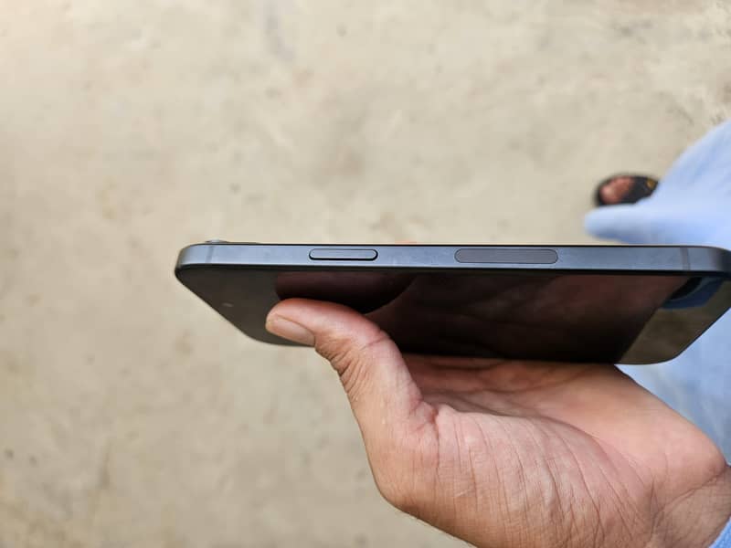 Apple iPhone 15 3