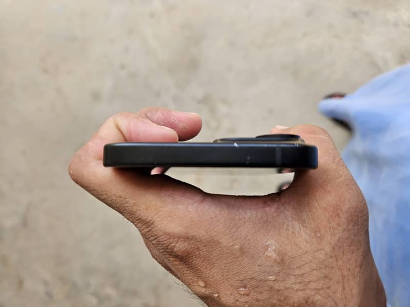 Apple iPhone 15 4