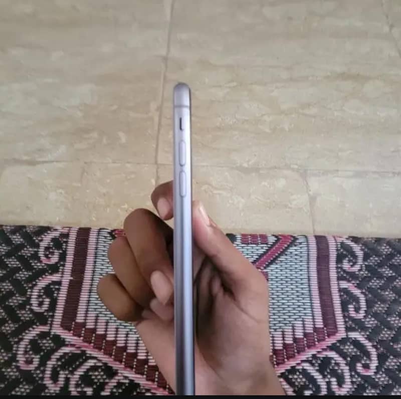 Apple iPhone 11 3