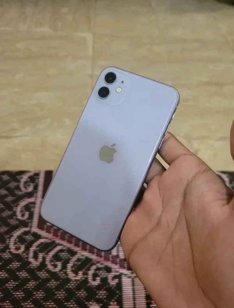 Apple iPhone 11 4