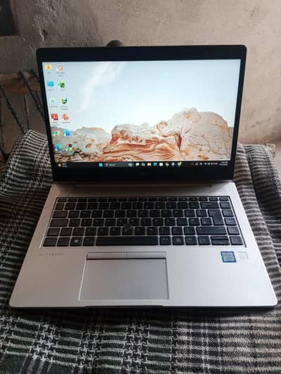 HP company ELITEBOOK fo sale