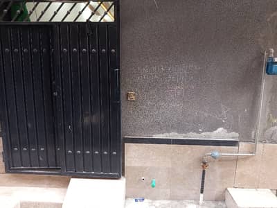 2 Marla Spacious House Is Available In Gajju Matah For sale