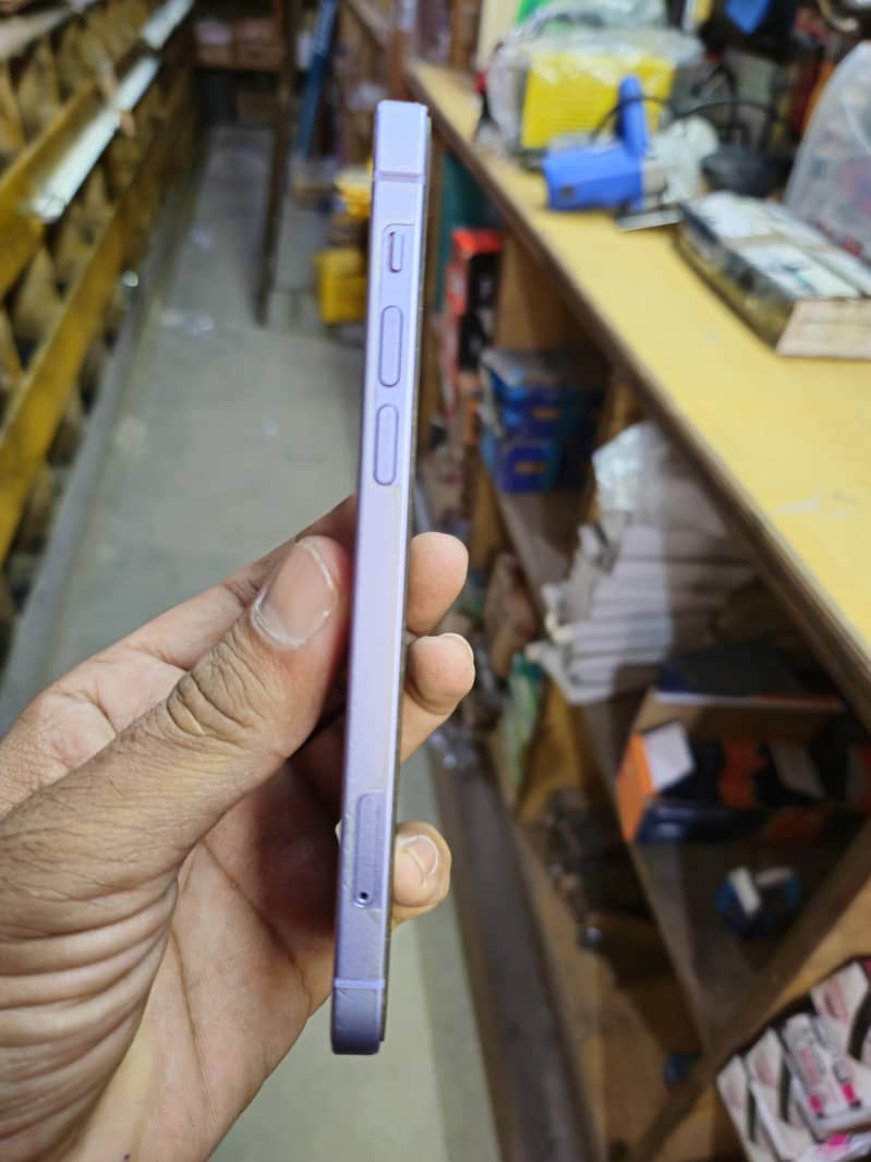 Apple iPhone 12 1