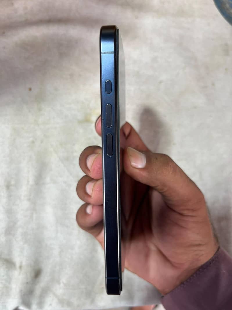 Apple iPhone 15 Pro 1