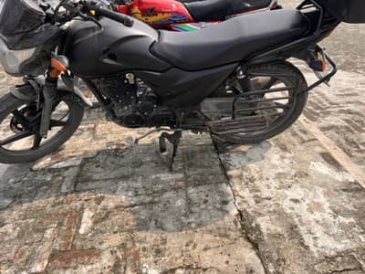 Suzuki GR 150 2022