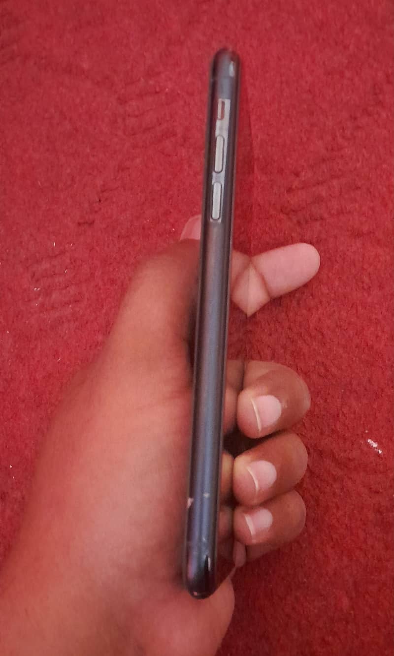 Apple iPhone 11 Pro Max 6